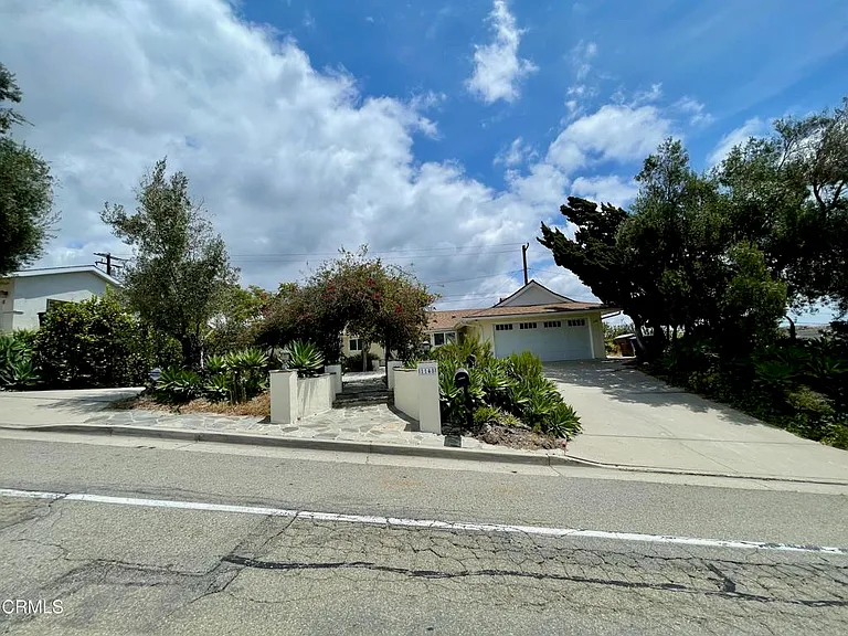 1148 Colina Vis — Photo 31
