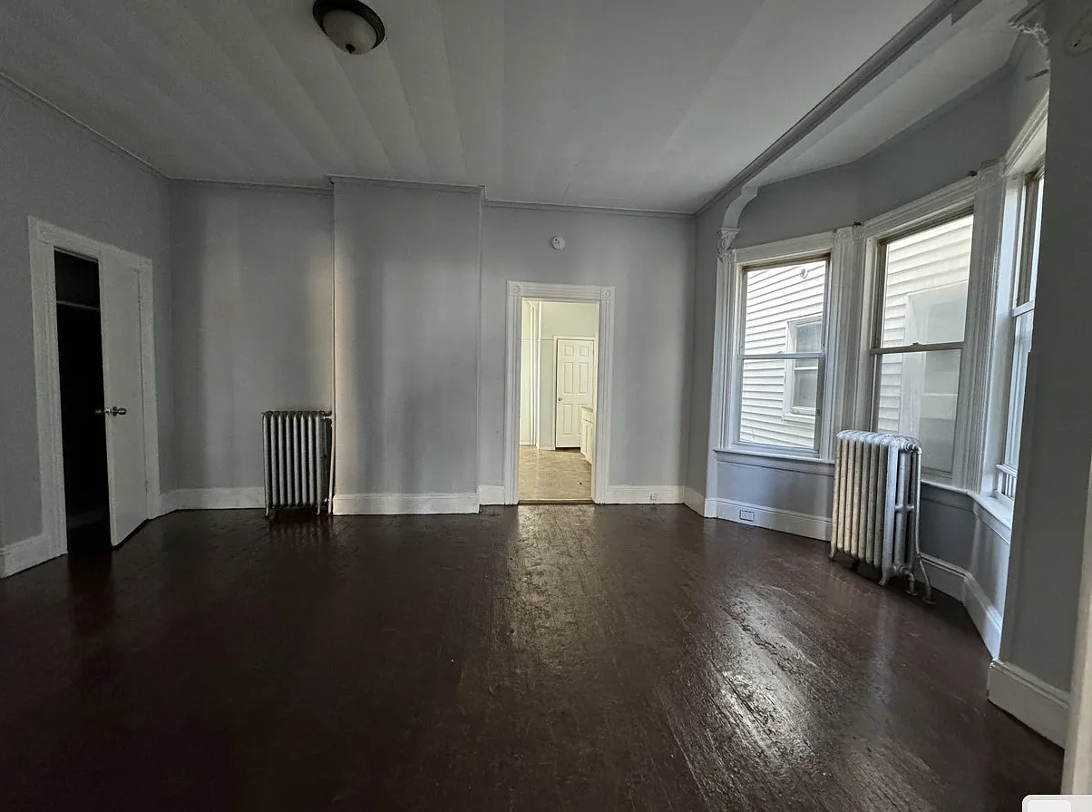 4 bed, 1200 sqft, $3,200 — Photo 3