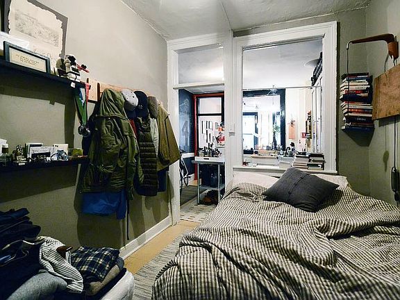 4th image of 180 Prince St APT 7