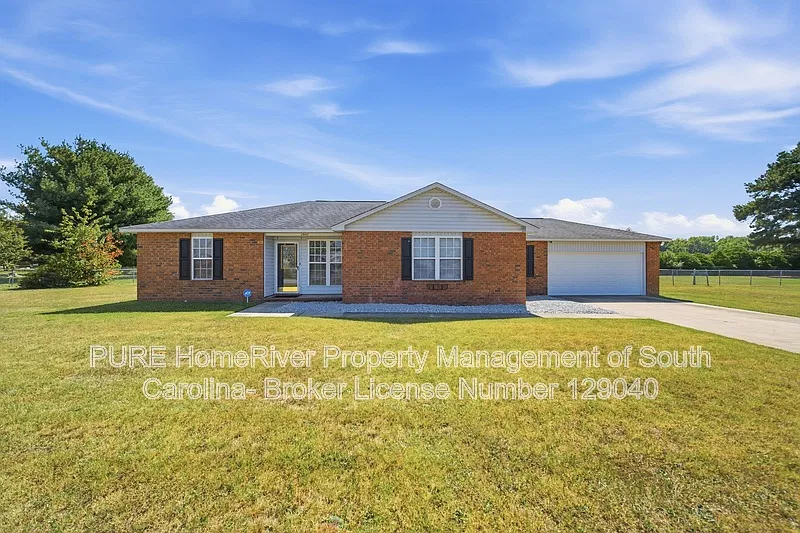 3 bed, 2.0 bath, 1676 sqft, $1,800 — Photo 2