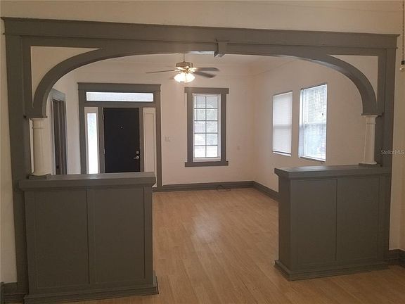 5th image of 2107 W Chestnut St