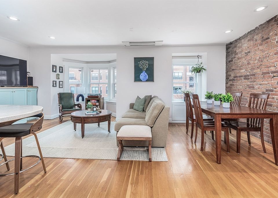 1st image of 300 Columbus Ave #5