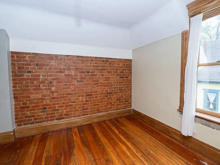 2660 Jefferson Ave — Photo 17