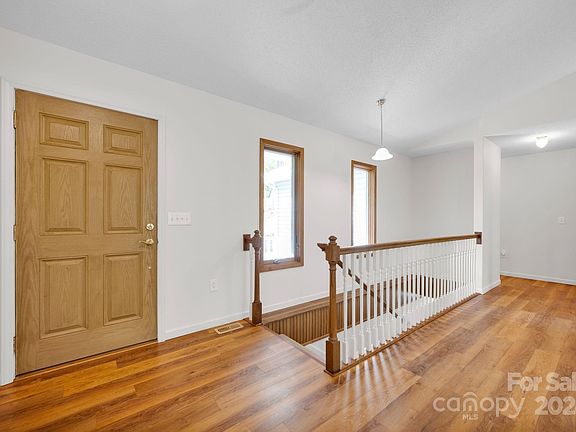 4th image of 1617 & 1623 9th Street Pl SE