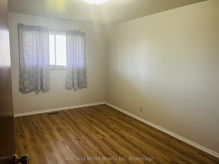 157 Schweitzer St — Photo 15