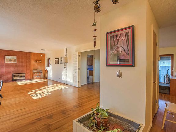 4th image of 3712 Andrew Dr NE