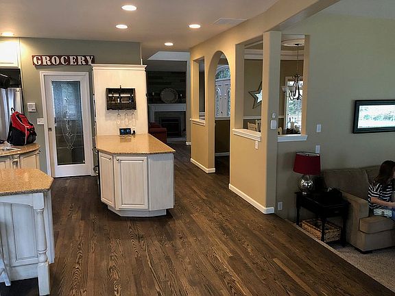 4th image of 138 NE Clover Way