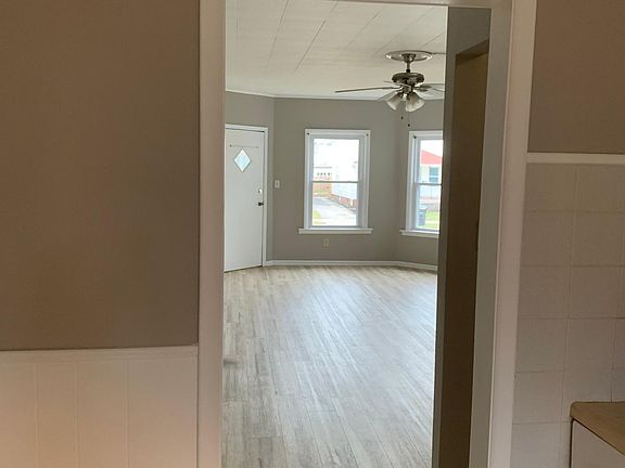 2nd image of 1543 Lakeland Ave