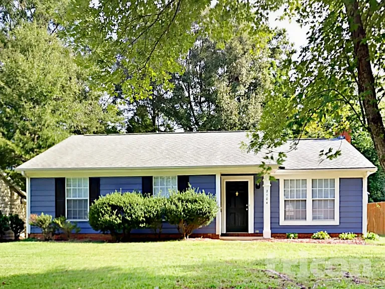 2104 David Earl Dr — Photo 1