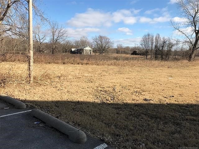 2nd image of 9527 S Garnett Rd