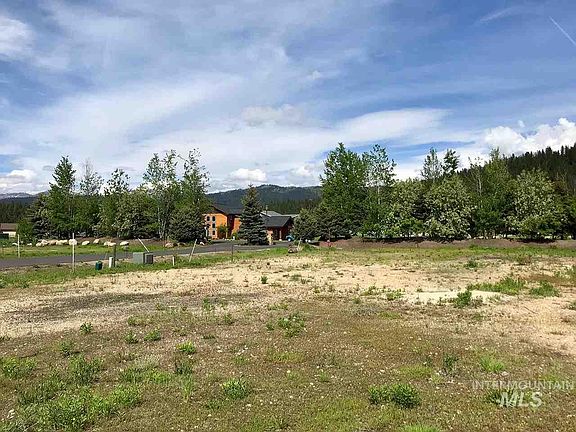 5th image of 1408/1412 Mountain Meadow Dr