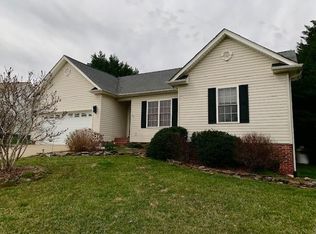 1771 Pipers Ridge Cir NW, Conover, NC 28613