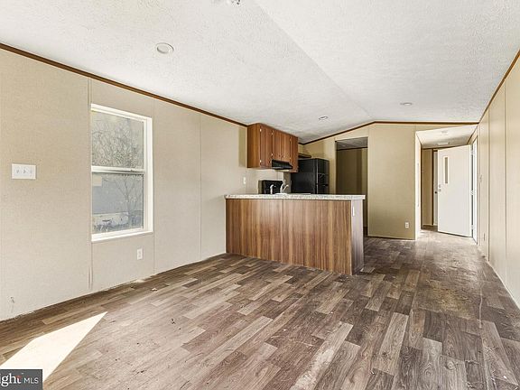 4th image of 23 Briarwood Ln
