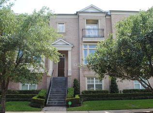 15 Colonial Row Dr, Spring, TX 77380