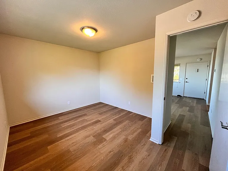 557 Spencer St #D — Photo 10