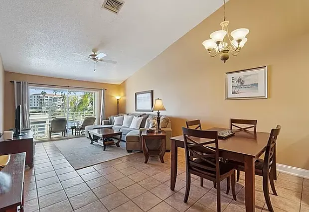 6061 Bahia Del Mar Blvd — Photo 2