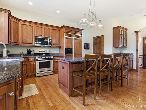 5th image of 908 Knox Ln