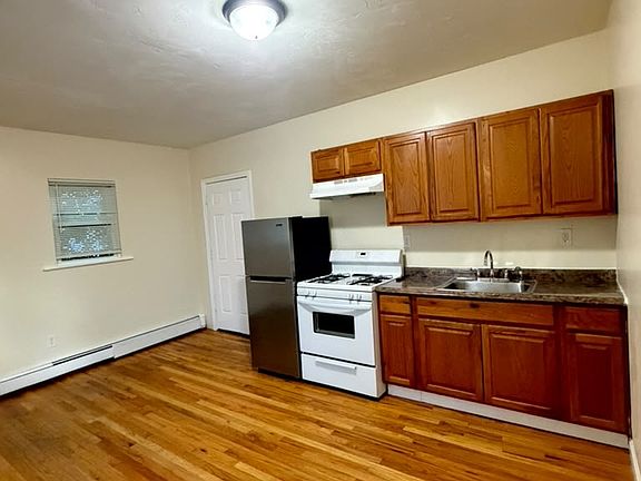 5th image of 428 Ferry St #3F
