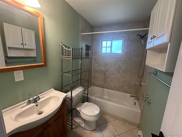 9 Bolton Dr — Photo 8