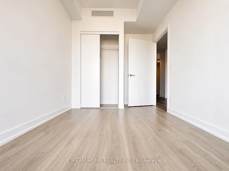 285 Dufferin St #810 — Photo 6