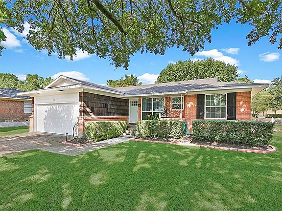 4th image of 802 Lorrie Dr