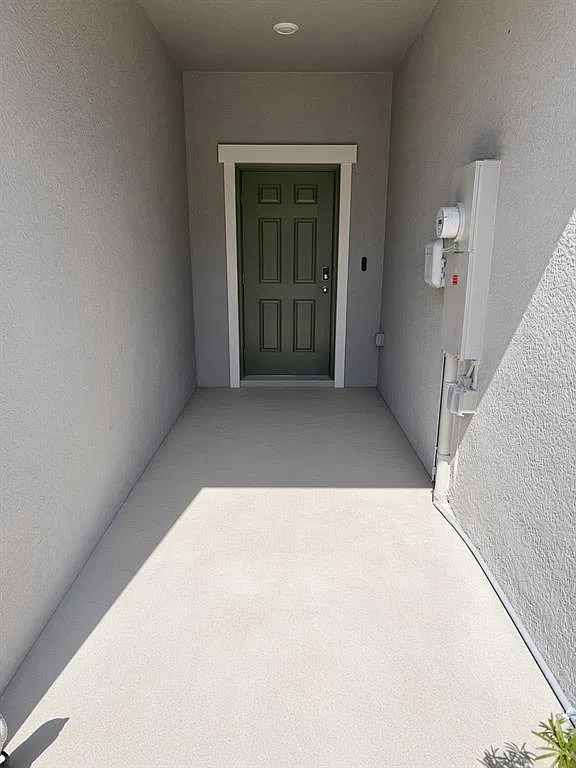 3 bed, 2.5 bath, 1668 sqft, $2,200 — Photo 3