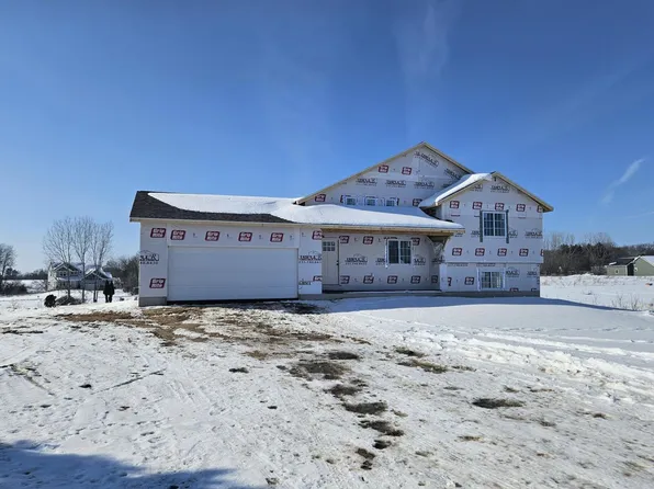 5229 Lilac Ln, Fremont, MI 49412