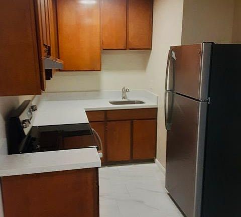 2nd image of 3711 Morse Ave APT 34