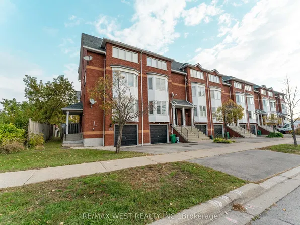 3073 Cook St #27, Mississauga, ON L5B 4J6