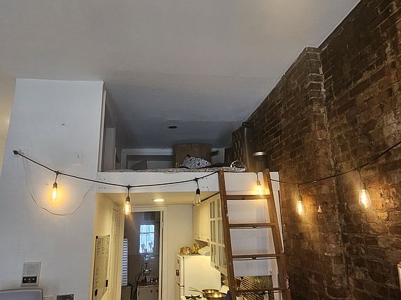 4th image of 311 E 60th St APT 4A