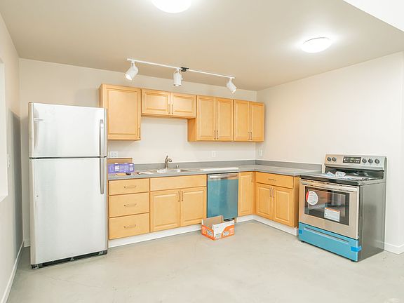 4th image of 1617 32nd St #E