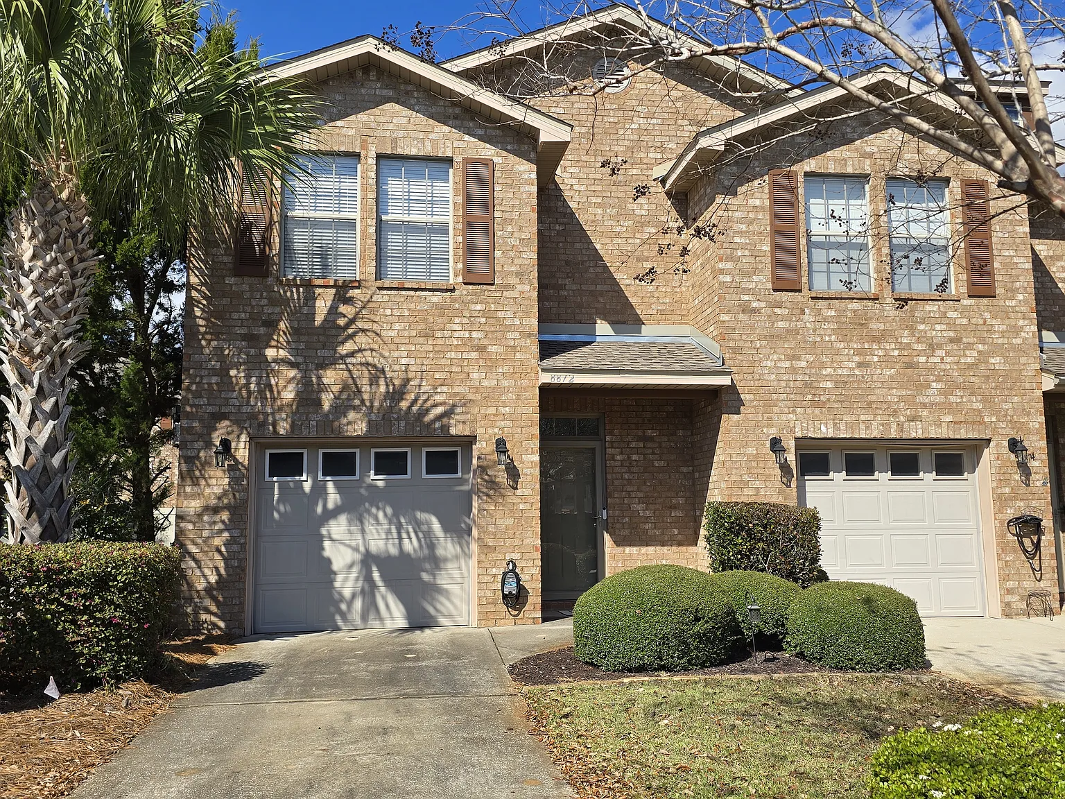 3 bed, 2.5 bath, 1567 sqft, $2,100 — Photo 2