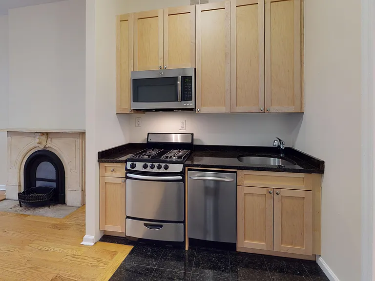 69 W 55th St #5A — Photo 5