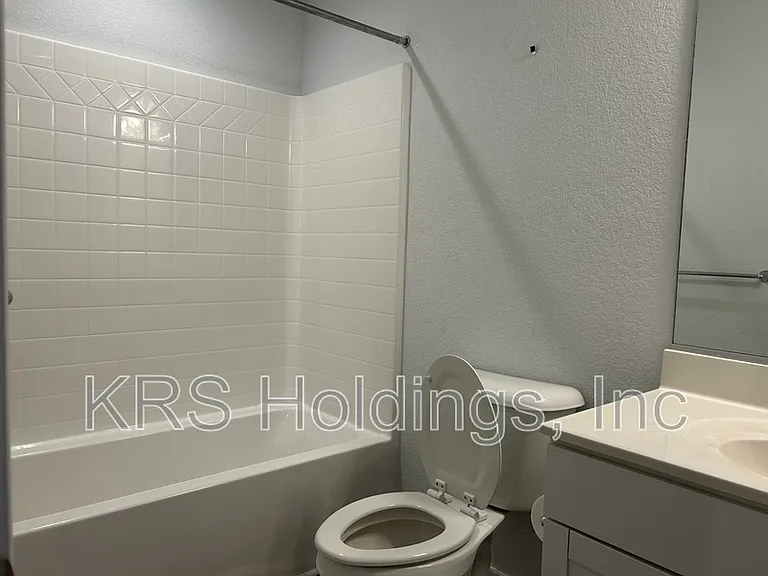 4724 Kilby Dr — Photo 11