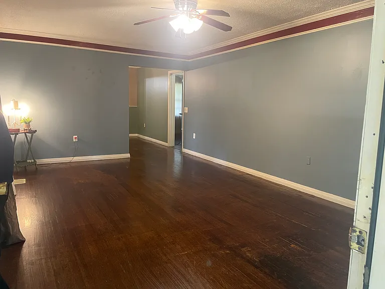 1712 Meadowview Dr — Photo 12