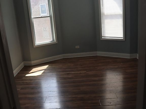 5th image of 5705 S May St