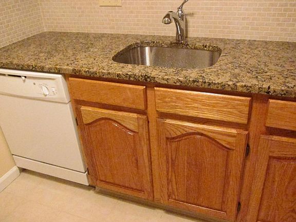 Kitchen dishwasher