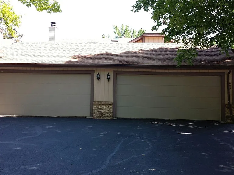 1010 Valley Side Dr #1012 — Photo 2