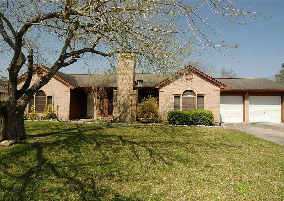 1st image of 1303 Bayou Oak Dr