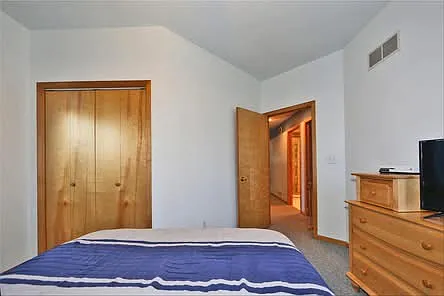 8601 Camelot Trce — Photo 5