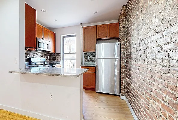 Rented by 346 Realty Group LLC | media 7