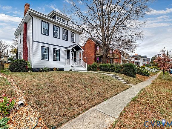 3rd image of 2414 Barton Ave