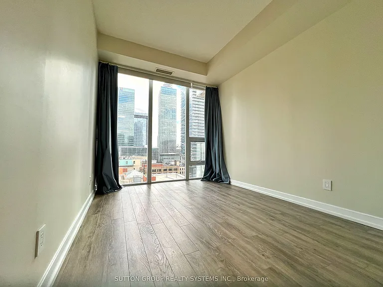 126 Simcoe St #1208 — Photo 8