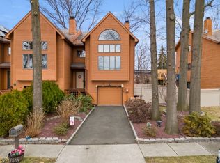 12 Saddle River Ct, Saddle Brook, NJ 07663