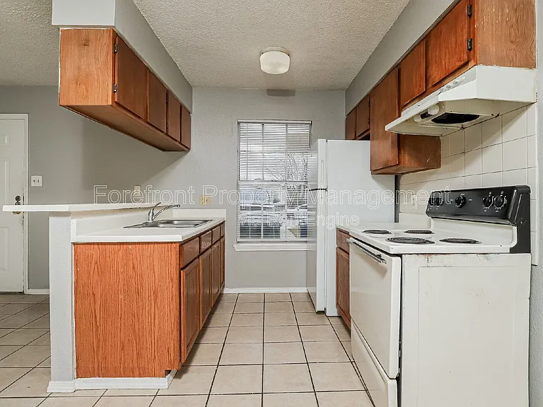820 W Olmos Dr — Photo 11