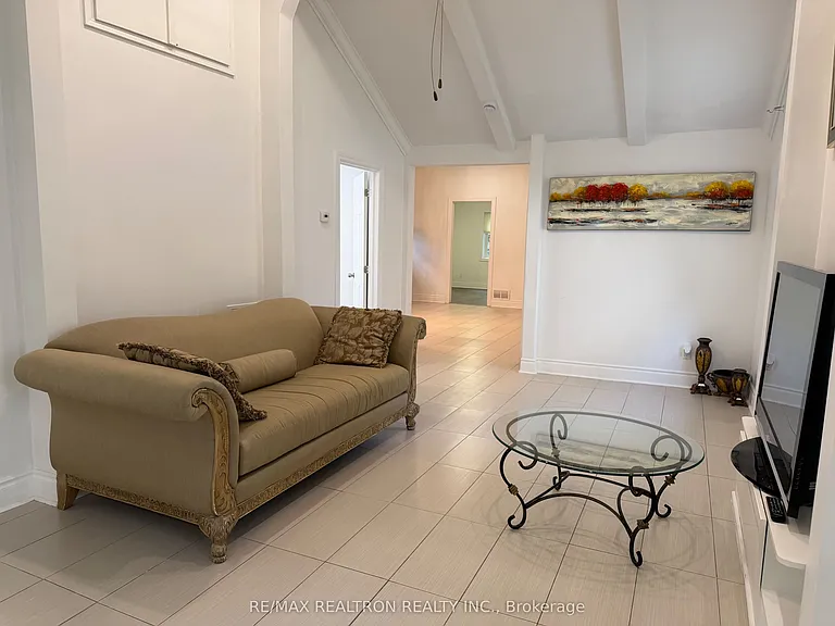 782 Churchill Ln — Photo 12