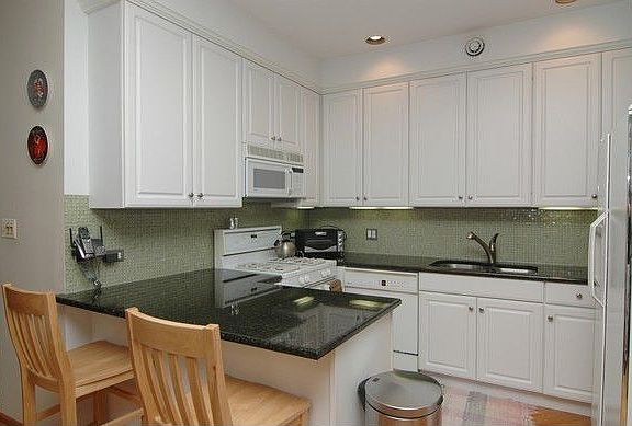 4th image of 637 W Wrightwood Ave Side 1W