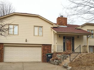 15630 Capitol Cir, Omaha, NE 68118