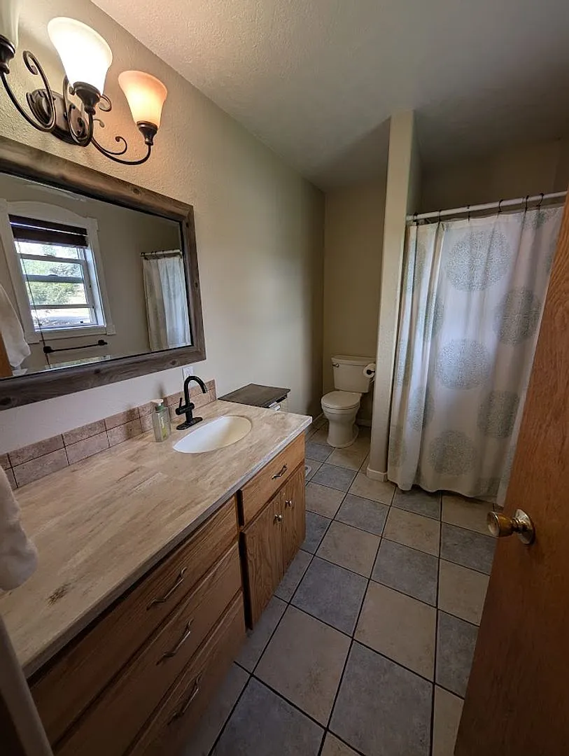 Beautiful 5 Bedroom 3 Bath Cottonwood House — Photo 2