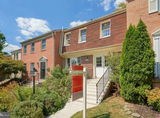 1836 Golf View Ct, Reston, VA 20190